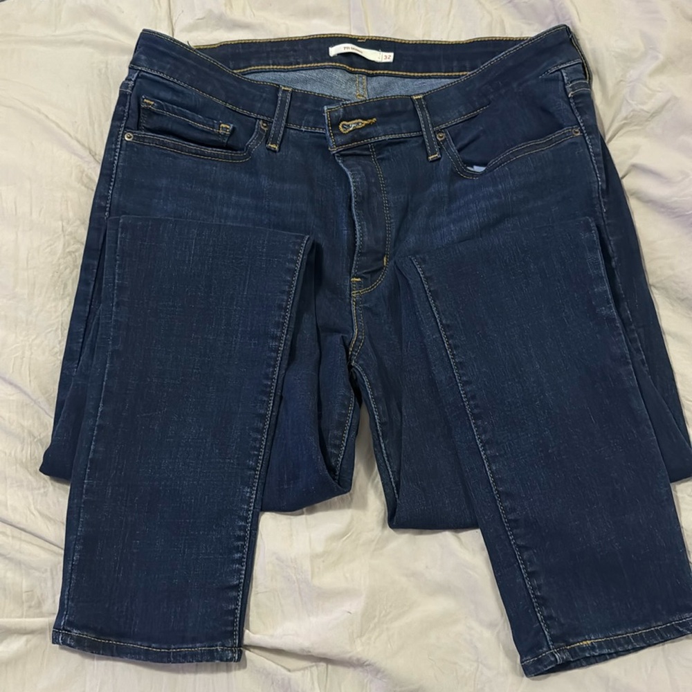 Levi Strauss Women’s 711 Skinny Jeans